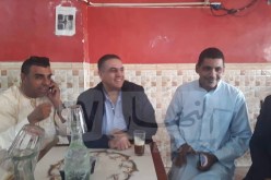 بلعيد يتجول في شوارع ومقاهي إليزي ويلتقط صورا مع المارة