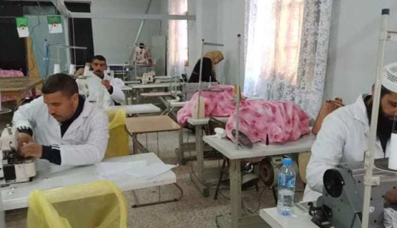 سعيدة: خياطة ازيد من 8000 كمامة طبية معقمة