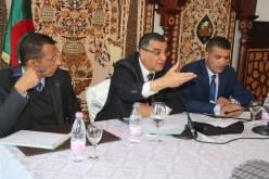 والي وهران يأمر المسؤولين المحليين والمدراء التنفيذيين للخروج إلى الميدان