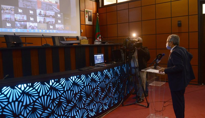 الخبراء الصينيون ينقلون لنظرائهم الجزائريين تجربتهم في مجابهة كورونا