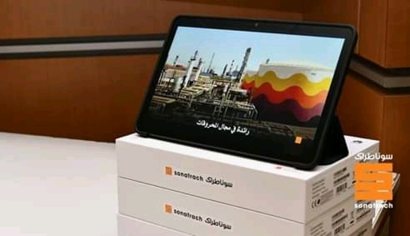 سوناطراك تجهز 5 مدارس بـ 500 لوحة رقمية ومعدات معلوماتية في مناطق الظل