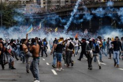 حصيلة جديدة.. 76 قتيلا في مظاهرات ضد الرئيس الفنزويلي