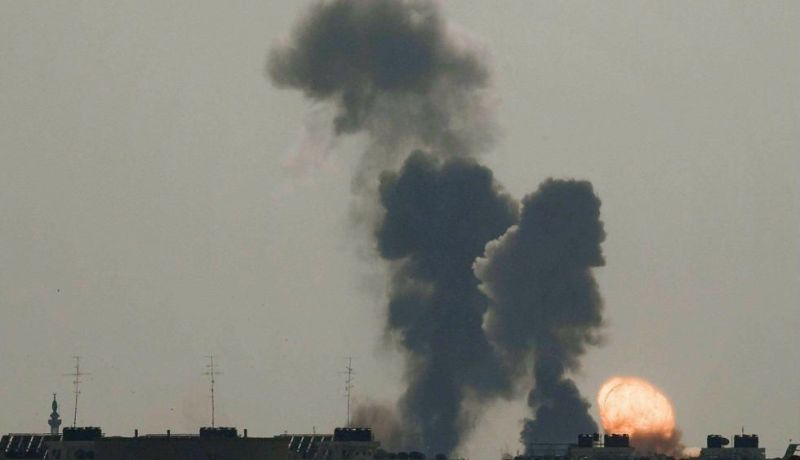 إصابة فلسطيني في سلسلة غارات إسرائيلية جديدة على قطاع غزة
