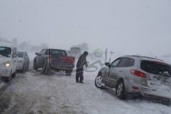 ثلوج على المرتفعات التي يصل علوها 1000 متر