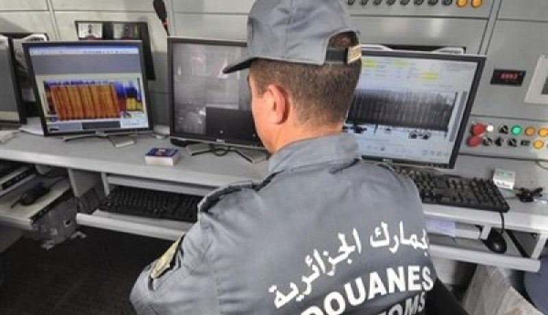 جمارك ميناء وهران تحبط تهريب 1000 قطعة كاميرا مراقبة