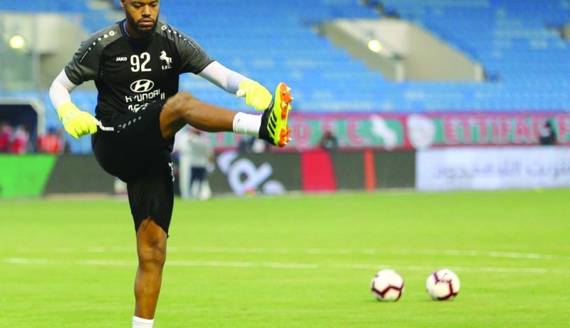 مبولحي ينهزم ضد النصر قبل إلتحاقه بالخضر