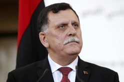 السراج يأمل في وساطة روسية وينفي الاتفاق مع حفتر