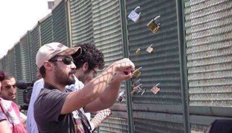 ظاهرة أقفال الحب..جسر تليملي من الانتحار إلى الحب