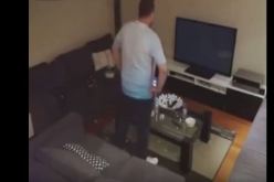 بالفيديو.. شاهد ماذا فعلت هذه الزوجة بمشجع تركي