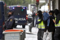 إسبانيا : إعتقال 3 جزائريين بتهمة الإرهاب في برشلونة