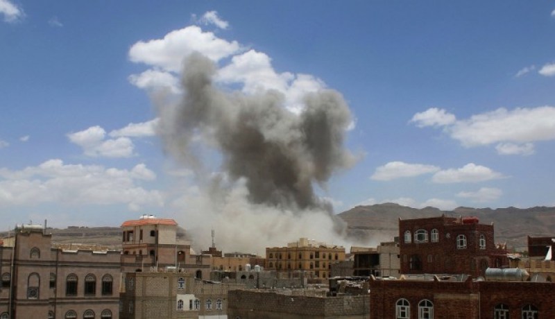 مقتل 15 شخص في غارات جوية للتحالف في اليمن