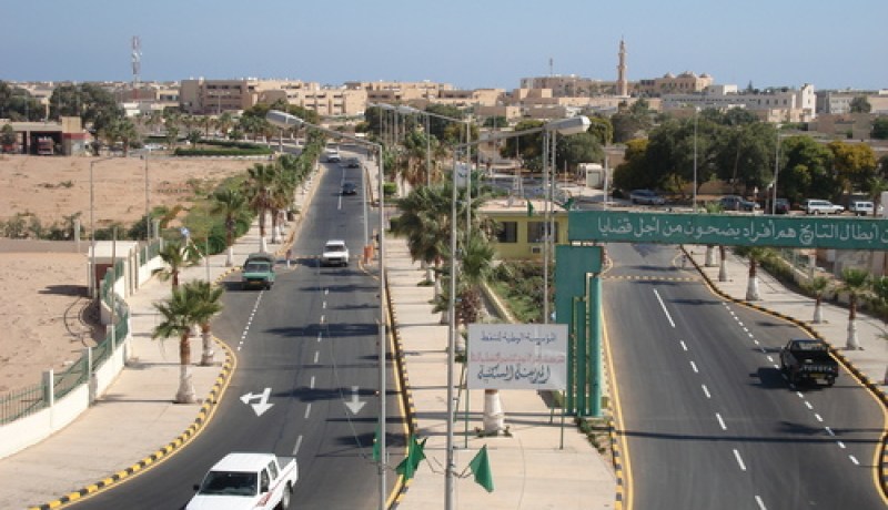 معارضون ليبيون يصلون لبلدة راس لانوف النفطية