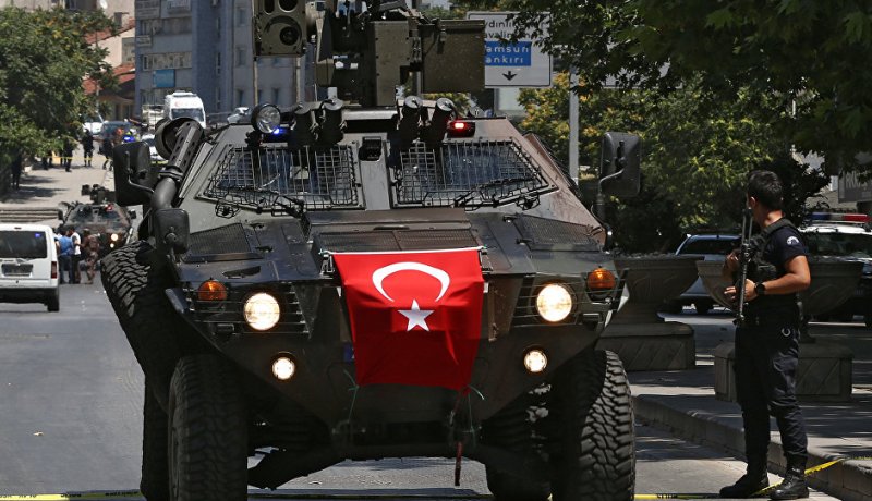 اعتقال 25 شخصا بعد هجمات بالهاون في أنطاليا السياحية بتركيا