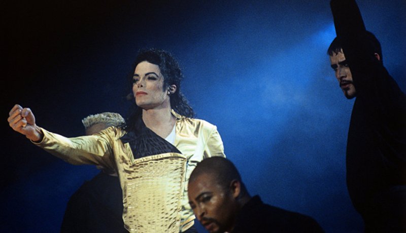 إبنة مايكل جاكسون تفجر مفاجأة… والدي مات مقتولا