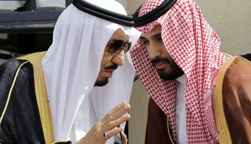 مسؤول سعودي: تنازل الملك سلمان عن العرش لإبنه مجرد إشاعة