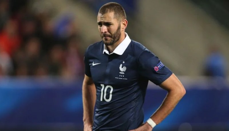 بن زيمة لن يعود إلى المنتخب الفرنسي بقرار فوقي