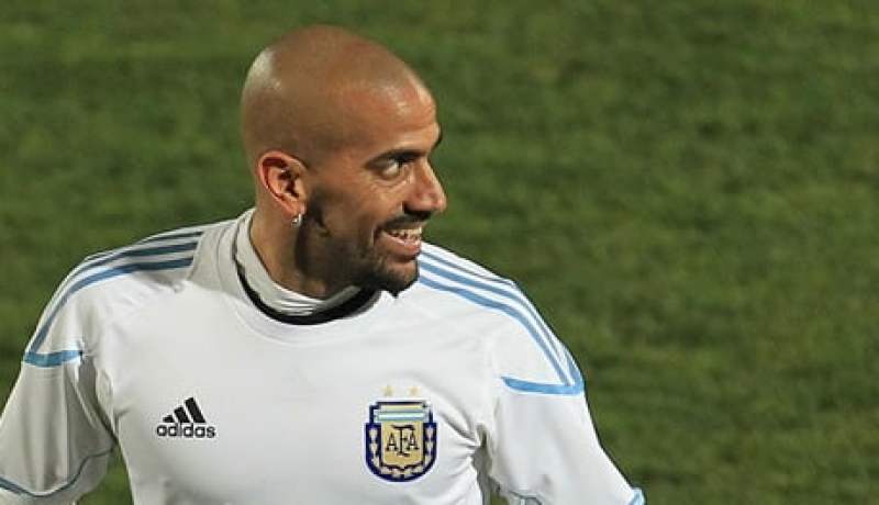 فيرون يعتزل الكرة ويشكر استوديانتس وجماهيره