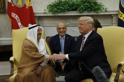 ترامب يبحث مع أمير الكويت سُبل حل الأزمة الخليج