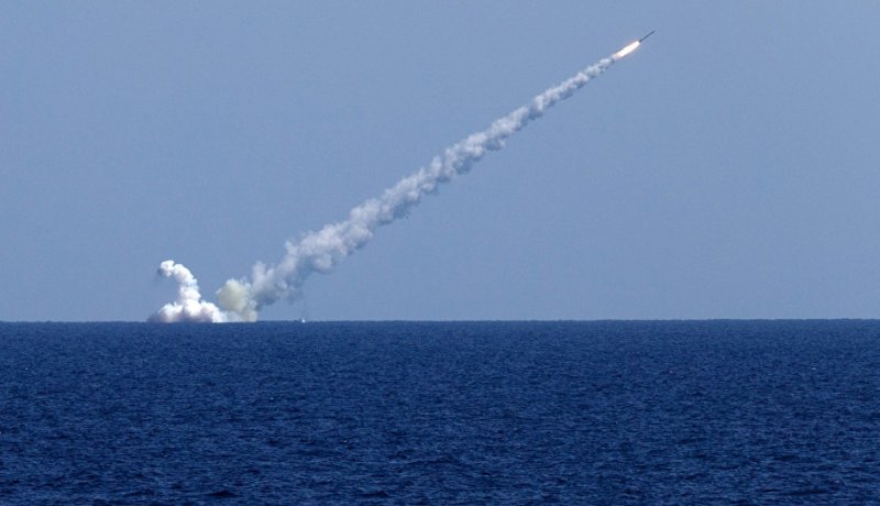 غواصات روسية تضرب مواقع قيادية لـ”داعش” في سوريا