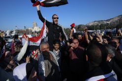 الآلاف من السوريين يخرجون في مظاهرات للتنديد بالعدوان الثلاثي