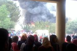 بالفيديو حريق مهول في ثانوية ببوقرة في البليدة