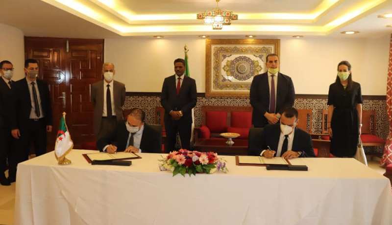 توقيع اتفاقية بين وزارة السياحة ومنتدى رؤساء المؤسسات للرفع من إنتاج الكمامات