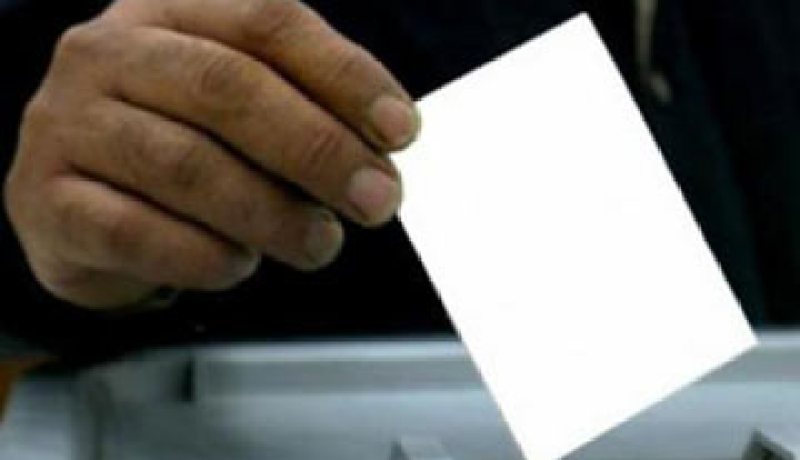 استئناف عمليات التصويت في غانا بعد تعطل أجهزة التصويت الالكترونية وإغلاق مراكز الاقتراع