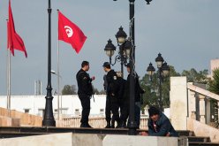 تونس تمدد حالة الطوارئ شهرا إضافيا