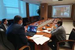 الوزير المنتدب المكلف بالتجارة الخارجية يتحادث مع نظيره البريطاني