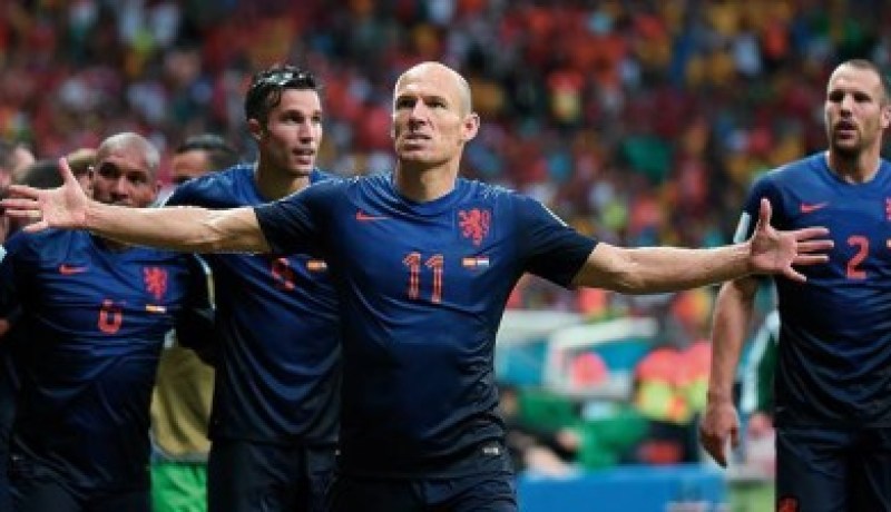 هولندا تنتقم بأقسى طريقة من الاسبان وتسحق كبريائهم بخماسية