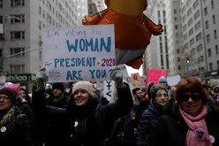 “مسيرات النساء” ضد ترامب تجتاح شوارع المدن الأميركية