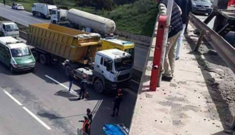 سقوط مميت لعامل من أعلى جسر في وهران