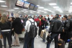 بالصور فوضى عارمة في مطار قرطاج بسبب الجوية الجزائرية