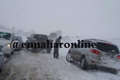 طرق مقطوعة وثلوج تحاصر 5 ولايات..!