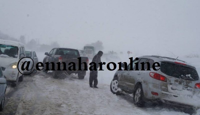 طرق مقطوعة وثلوج تحاصر 5 ولايات..!