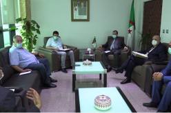 وزير التجارة يجتمع بنقابة الصيادلة