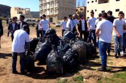 صور لشباب قافلة خاوة في كل مكان في حملة تنظيف بشاطئ المنار الكبير بجيجل