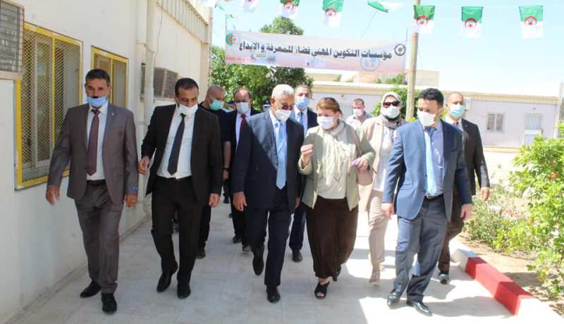 وزيرة التكوين والوزير المنتدب المكلف بالحاضنات في زيارة عمل إلى بسكرة