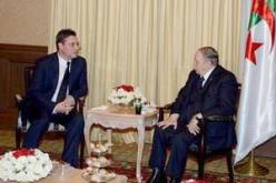 بوتفليقة يستقبل سفير فنزويلا والتشيك