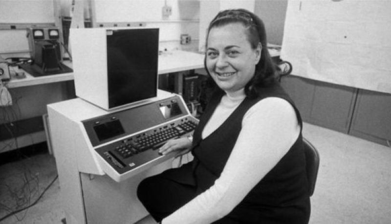 وفاة “ايفلين بيريزين” مخترعة الطابعة الإلكترونية