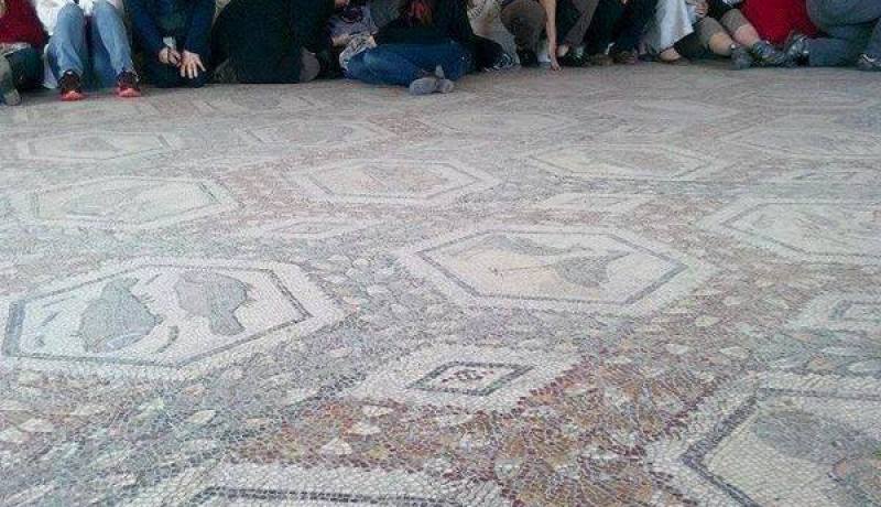 بالفيديو عملية اجلاء السياح من متحف باردو في تونس