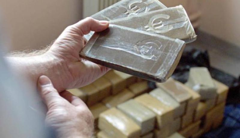 جمارك هنين بتلمسان تحجز 25 قنطارا من الكيف المعالج بعد مطاردة بالرصاص