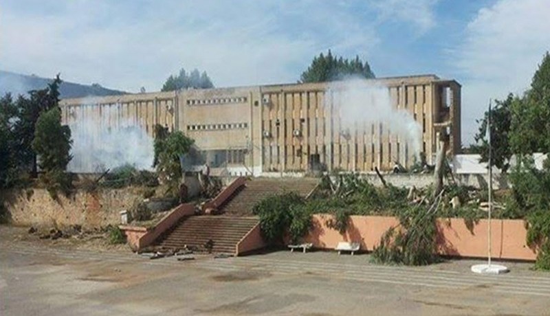 جمعية بيئية تقاضي مدير ثانوية بتهمة قطع 20 شجرة في تلمسان