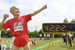 ياباني عمره 105 أعوام يحطم الرقم القياسي في سباق 100 متر