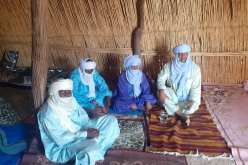 مدير الثقافة بتمنراست يزور الشاعر محمد عجلة خمدة بمنزله