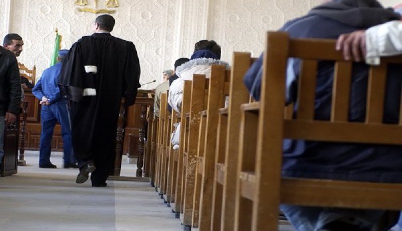 عام حبسا نافذا لسكران حاول اقتلاع عين زوجته وأجبرها على مرافقته إلى الحانة