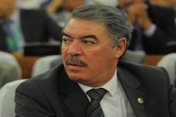 حجار ما يفرّطش في الشريك الاجتماعي