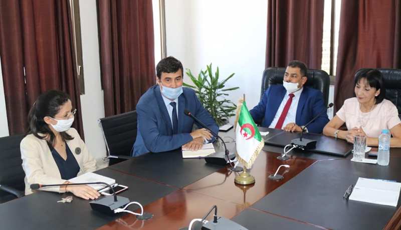 بن حراث تشرف على تنصيب المديرة العامة للبيئة بالوزارة