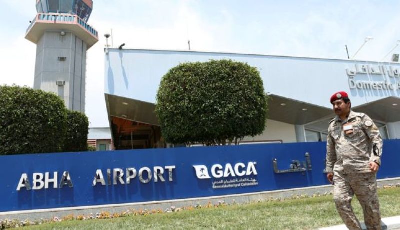 قتيل و21 جريحا في هجوم للحوثيين على مطار أبها بالسعودية