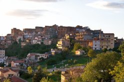 إعادة إسكان عشرة عائلات بقرية تدارت في عزازقة  عقب انهيار أرضي